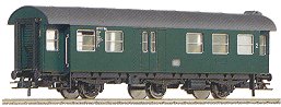 Rebuilt Passenger car 2nd class with baggage compartment<br /><a href='images/pictures/Roco/44254.jpg' target='_blank'>Full size image</a>